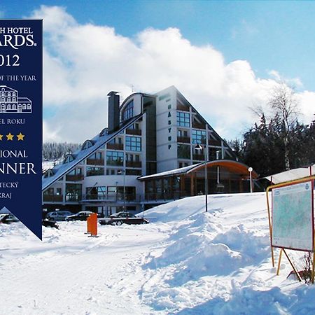 Hotel Nastup Loučná pod Klínovcem Exterior foto